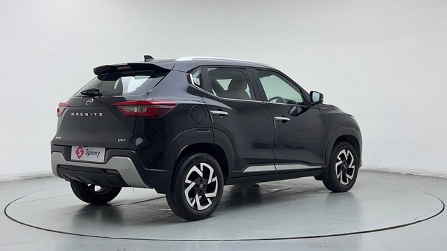 Second-hand 2022 Nissan Magnite Turbo CVT XV Premium for sale in Noida-3