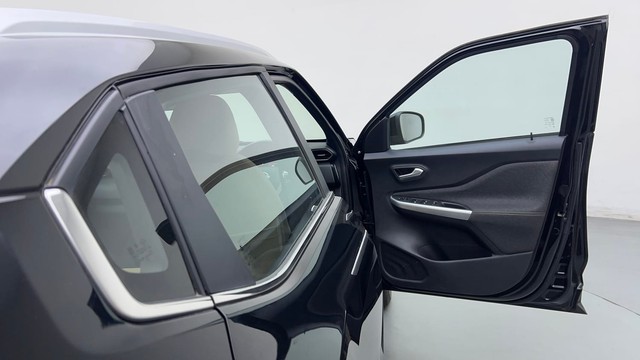 Second-hand 2022 Nissan Magnite Turbo CVT XV Premium for sale in Noida-16