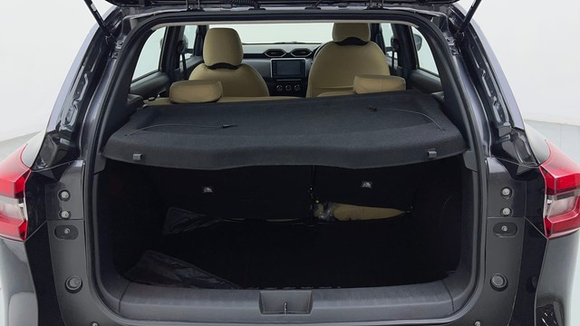 Second-hand 2022 Nissan Magnite Turbo CVT XV Premium for sale in Noida-9