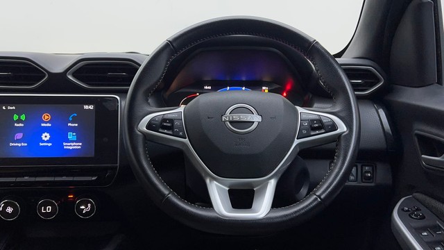 Second-hand 2022 Nissan Magnite Turbo CVT XV Premium for sale in Noida-34