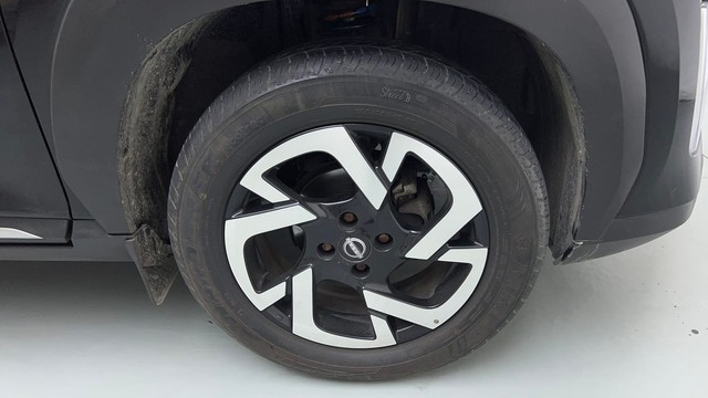 Second-hand 2022 Nissan Magnite Turbo CVT XV Premium for sale in Noida-17