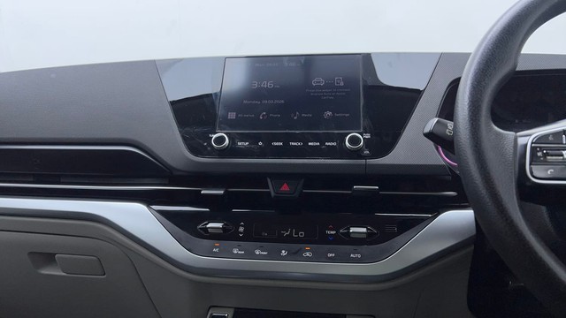 Second-hand 2022 Kia Carens Prestige Plus Diesel for sale in Noida-39