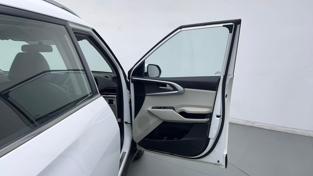 Second-hand 2022 Kia Carens Prestige Plus Diesel for sale in Noida-16