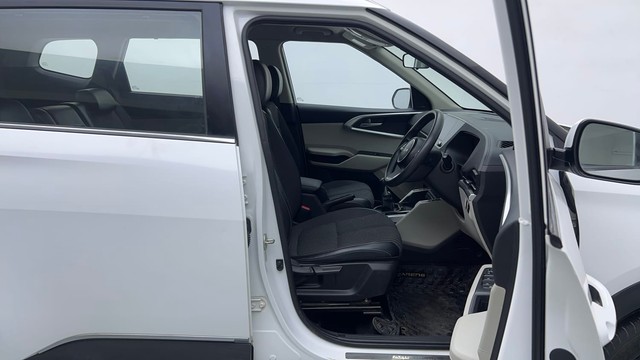 Second-hand 2022 Kia Carens Prestige Plus Diesel for sale in Noida-15