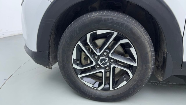 Second-hand 2022 Kia Carens Prestige Plus Diesel for sale in Noida-20