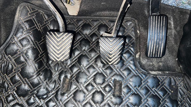 Second-hand 2022 Kia Carens Prestige Plus Diesel for sale in Noida-14