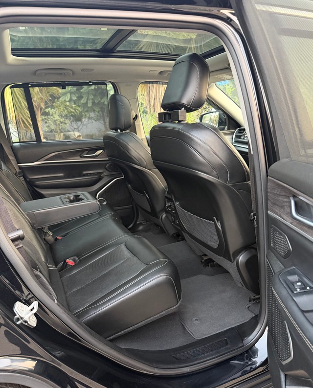 Second-hand 2024 Jeep Grand Cherokee Limited Opt for sale in New Delhi-17