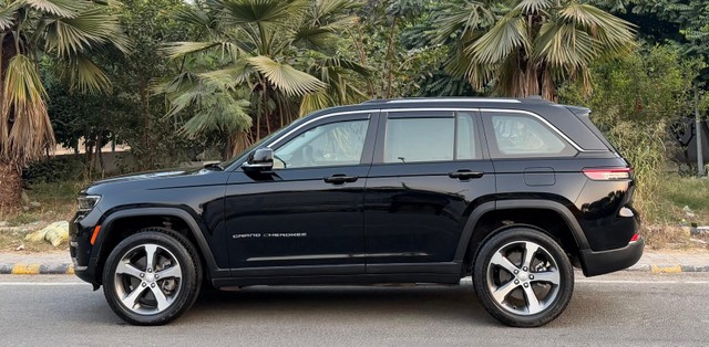 Second-hand 2024 Jeep Grand Cherokee Limited Opt for sale in New Delhi-4