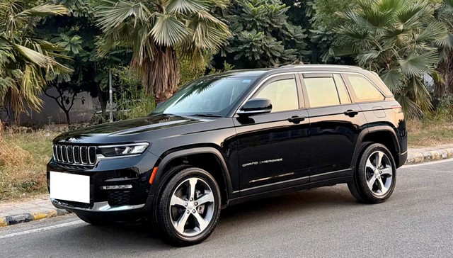 Second-hand 2024 Jeep Grand Cherokee Limited Opt for sale in New Delhi-8