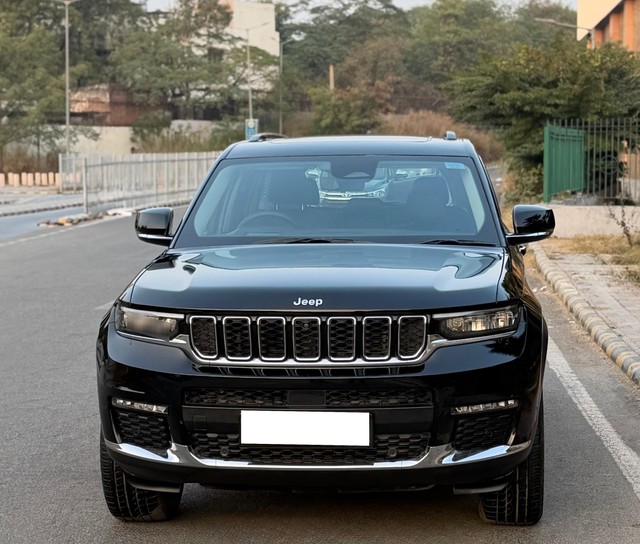 Second-hand 2024 Jeep Grand Cherokee Limited Opt for sale in New Delhi-5