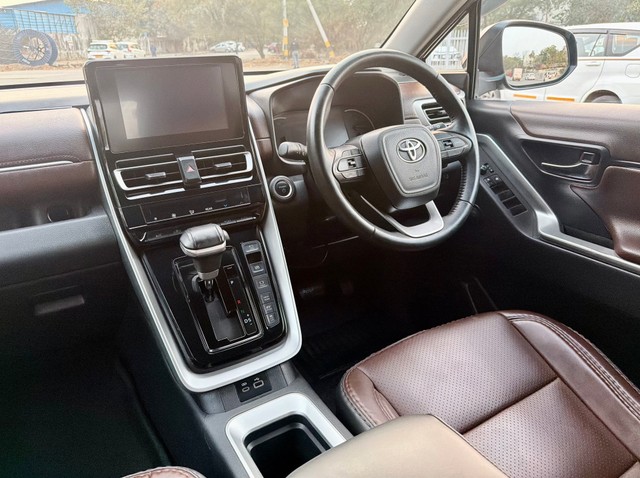 Second-hand 2023 Toyota Innova Hycross VX 7STR Hybrid for sale in New Delhi-15