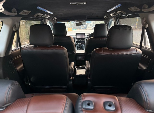 Second-hand 2023 Toyota Innova Hycross VX 7STR Hybrid for sale in New Delhi-16