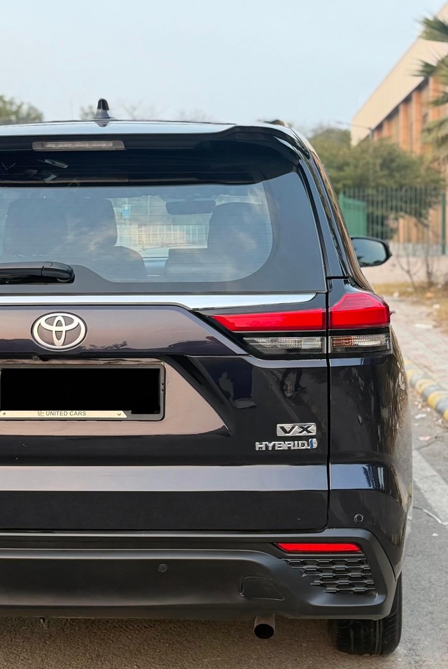 Second-hand 2023 Toyota Innova Hycross VX 7STR Hybrid for sale in New Delhi-2