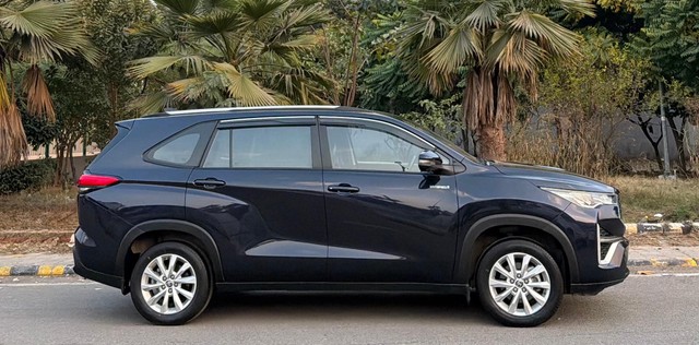 Second-hand 2023 Toyota Innova Hycross VX 7STR Hybrid for sale in New Delhi-1