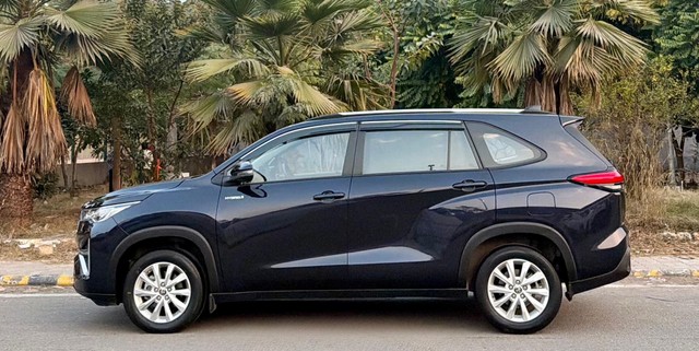 Second-hand 2023 Toyota Innova Hycross VX 7STR Hybrid for sale in New Delhi-3