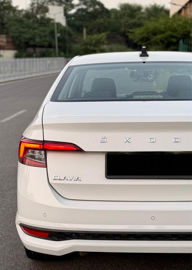Second-hand 2022 Skoda Slavia 1.0 TSI Ambition AT BSVI for sale in New Delhi-2