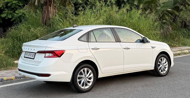 Second-hand 2022 Skoda Slavia 1.0 TSI Ambition AT BSVI for sale in New Delhi-5