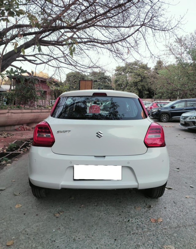 Second-hand 2023 Maruti Suzuki Swift VXI CNG for sale in New Delhi-1