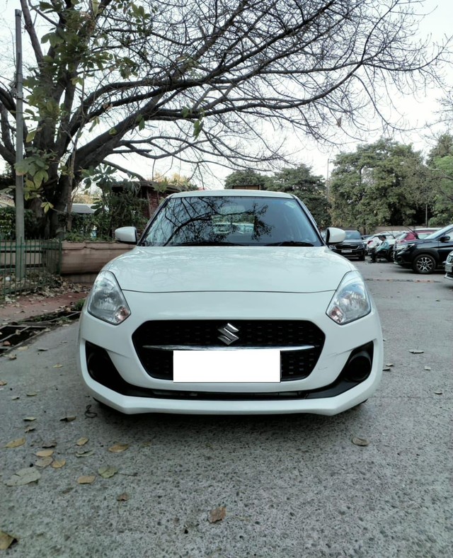 Second-hand 2023 Maruti Suzuki Swift VXI CNG for sale in New Delhi-4