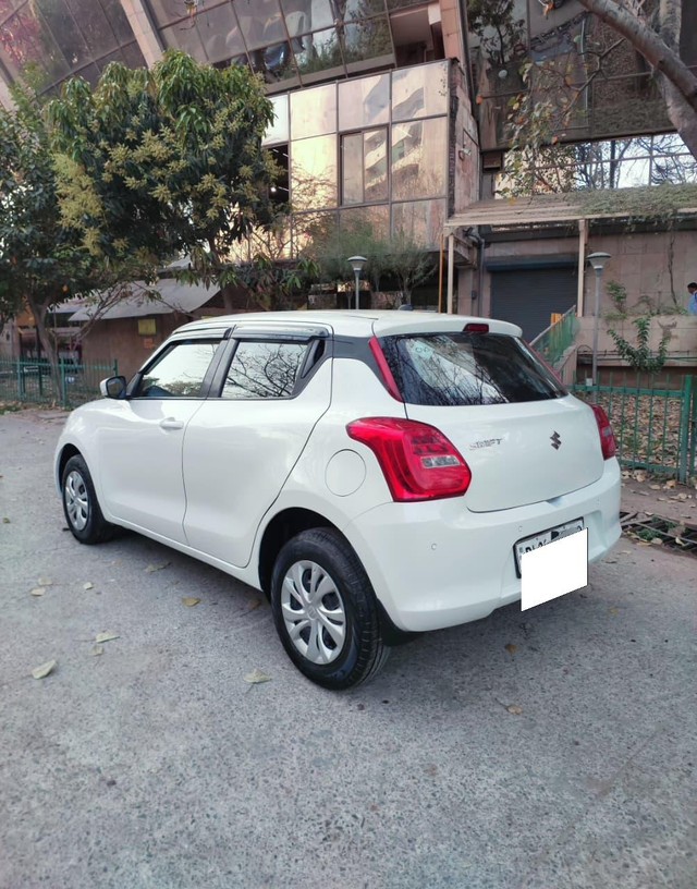 Second-hand 2023 Maruti Suzuki Swift VXI CNG for sale in New Delhi-2