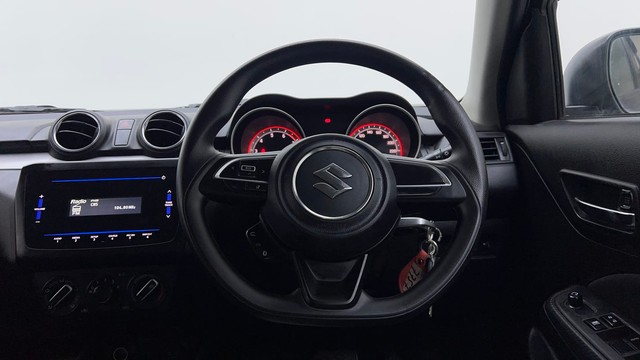 Second-hand 2022 Maruti Suzuki Swift Dzire VXI AT for sale in Noida-32