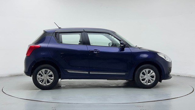 Second-hand 2022 Maruti Suzuki Swift Dzire VXI AT for sale in Noida-2