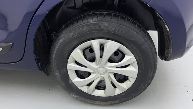 Second-hand 2022 Maruti Suzuki Swift Dzire VXI AT for sale in Noida-19