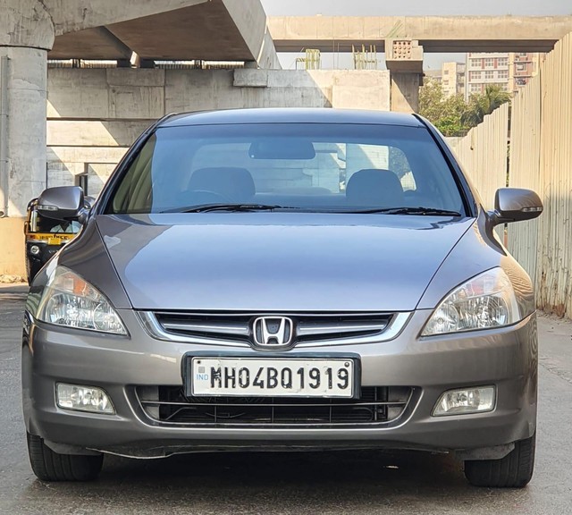 Honda New Accord VTi-L (AT) Second-hand 2004 Honda New Accord VTi-L (AT) for sale in Mumbai-0