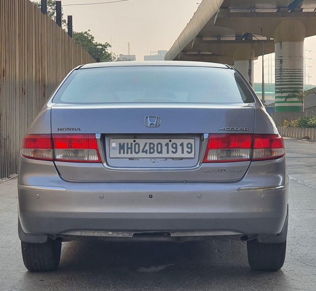Honda New Accord VTi-L (AT) Second-hand 2004 Honda New Accord VTi-L (AT) for sale in Mumbai-2