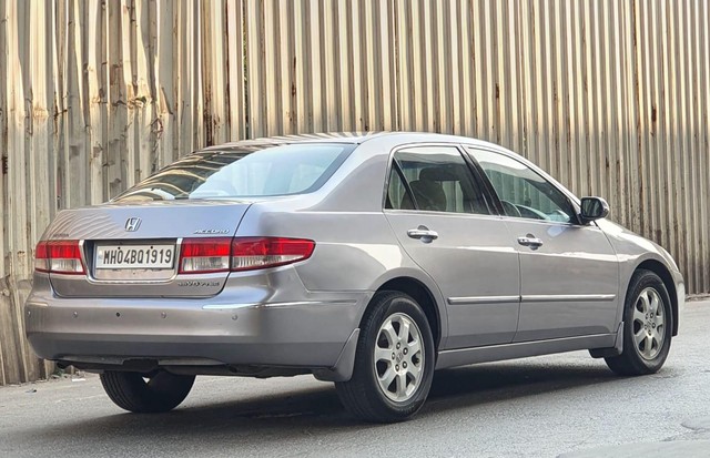 Honda New Accord VTi-L (AT) Second-hand 2004 Honda New Accord VTi-L (AT) for sale in Mumbai-1