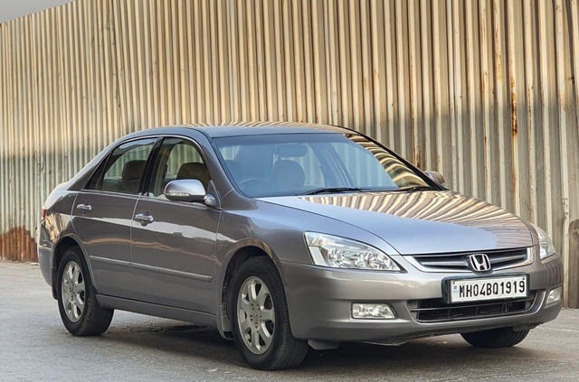 Honda New Accord VTi-L (AT) Second-hand 2004 Honda New Accord VTi-L (AT) for sale in Mumbai-8