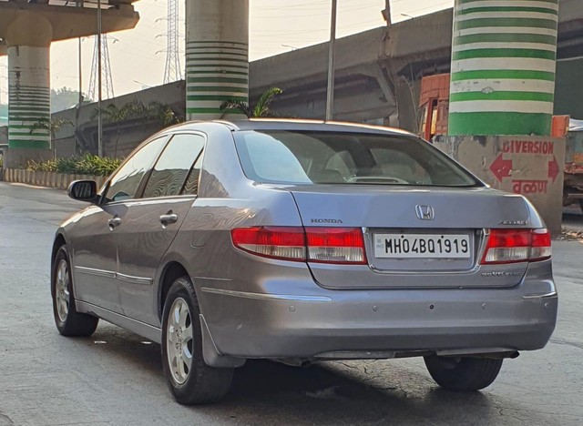Honda New Accord VTi-L (AT) Second-hand 2004 Honda New Accord VTi-L (AT) for sale in Mumbai-5