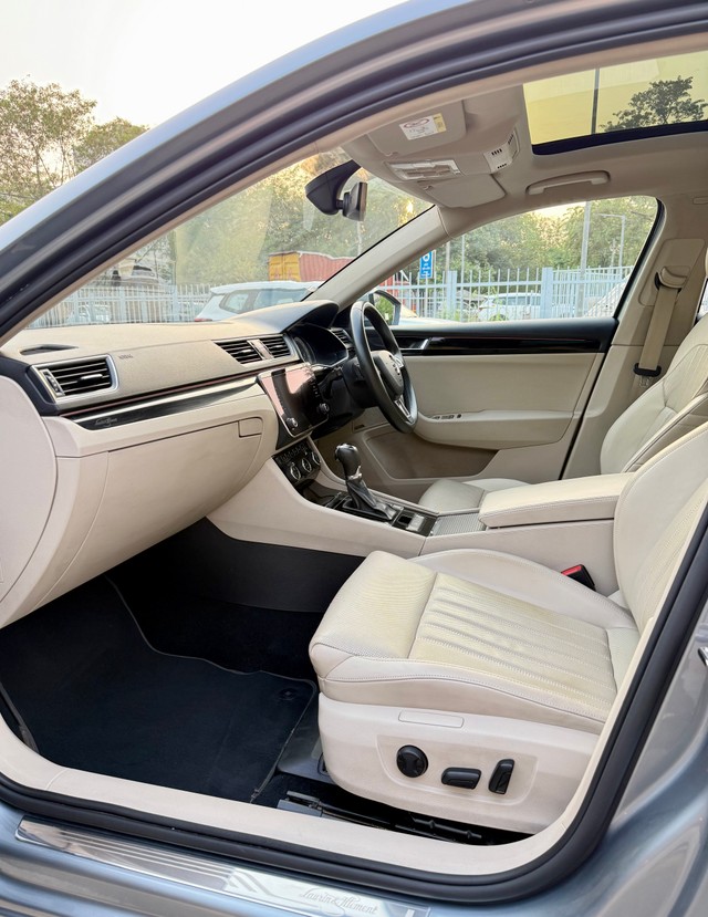 Second-hand 2019 Skoda Superb LK 1.8 TSI AT for sale in New Delhi-14