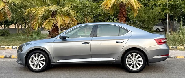 Second-hand 2019 Skoda Superb LK 1.8 TSI AT for sale in New Delhi-3