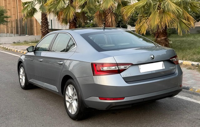 Second-hand 2019 Skoda Superb LK 1.8 TSI AT for sale in New Delhi-10