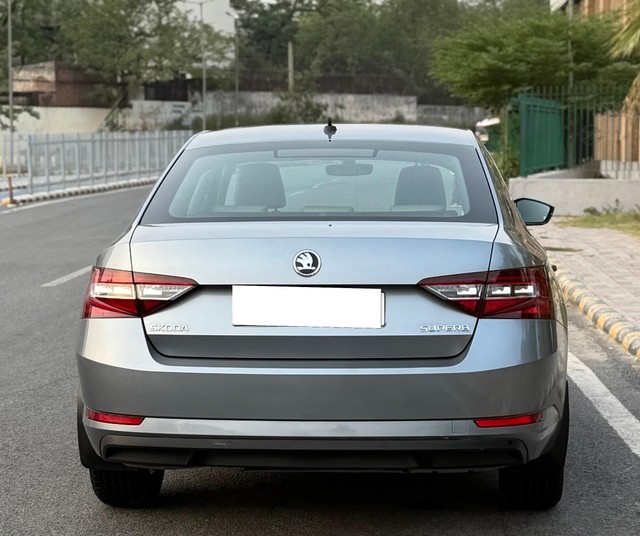 Second-hand 2019 Skoda Superb LK 1.8 TSI AT for sale in New Delhi-2