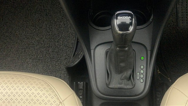 Second-hand 2021 Skoda Superb Petrol Ambition for sale in Chandigarh-12