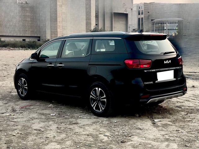 Kia Carnival Limousine Plus Second-hand 2021 Kia Carnival Limousine Plus for sale in New Delhi-4