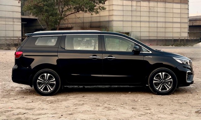 Kia Carnival Limousine Plus Second-hand 2021 Kia Carnival Limousine Plus for sale in New Delhi-1