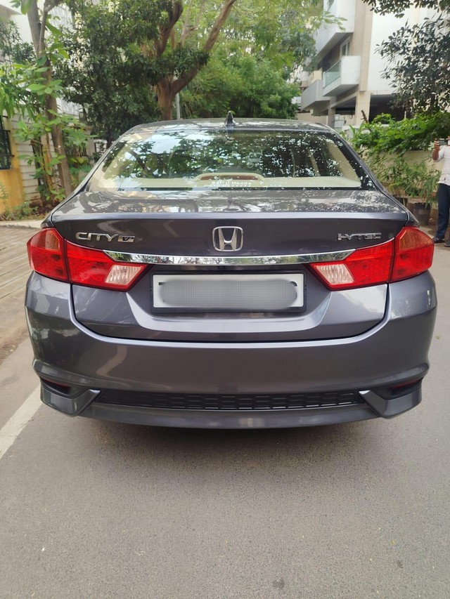 Second-hand 2018 Honda City i-VTEC V for sale in Chennai-2