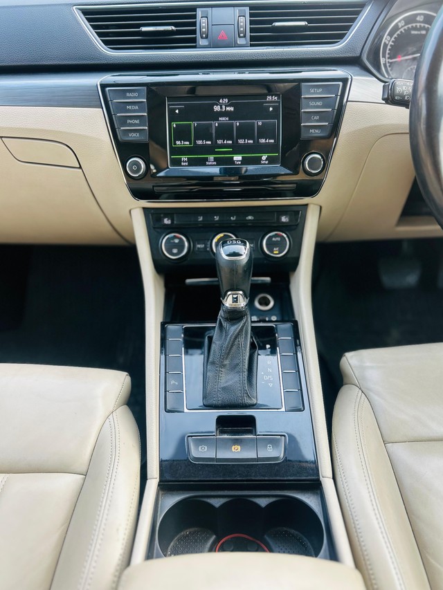 Second-hand 2016 Skoda Superb LK 1.8 TSI AT for sale in Chennai-6