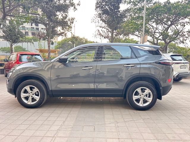 Second-hand 2022 Tata Harrier XZA AT BSVI for sale in Pune-3
