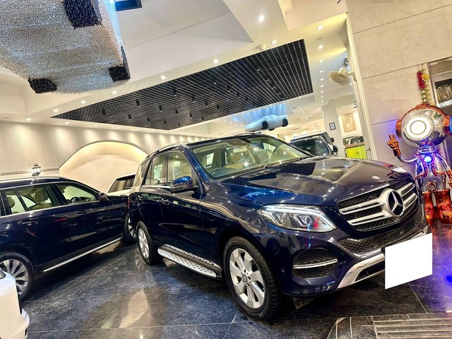 Second-hand 2017 Mercedes-Benz GLE 250d for sale in New Delhi-8