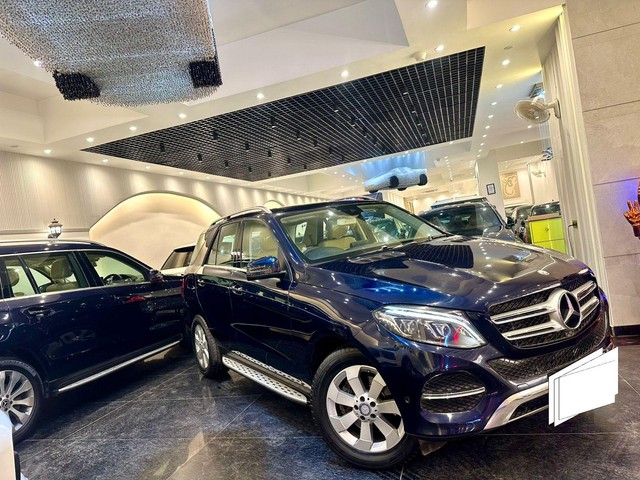 Second-hand 2017 Mercedes-Benz GLE 250d for sale in New Delhi-20