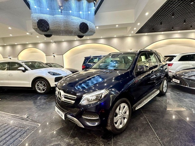 Second-hand 2017 Mercedes-Benz GLE 250d for sale in New Delhi-17