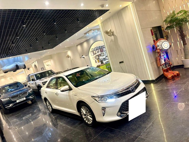 Toyota Camry Hybrid Second-hand 2016 Toyota Camry Hybrid for sale in New Delhi-11