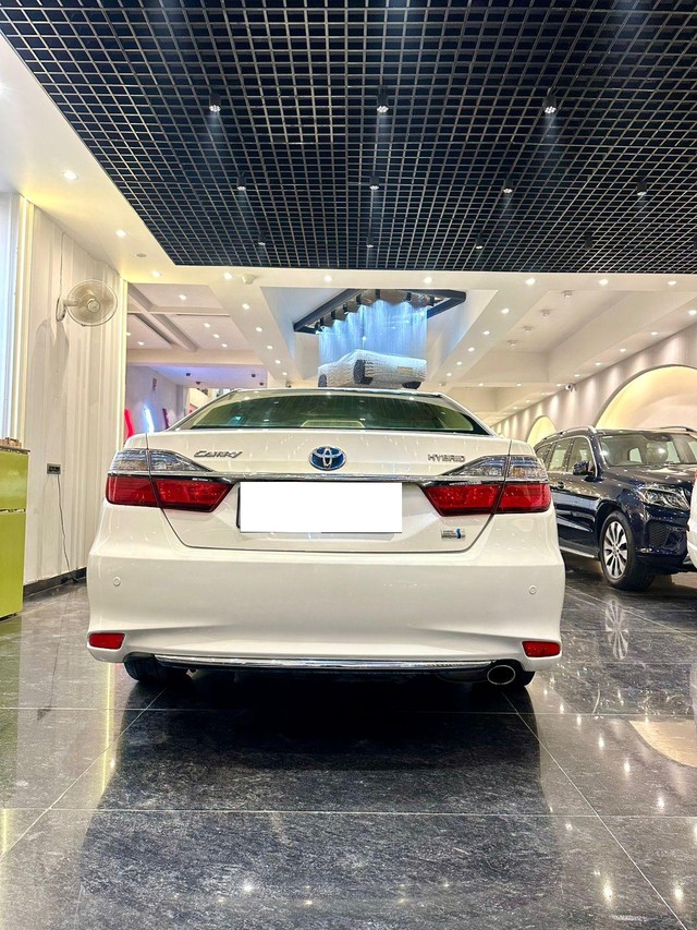 Toyota Camry Hybrid Second-hand 2016 Toyota Camry Hybrid for sale in New Delhi-19