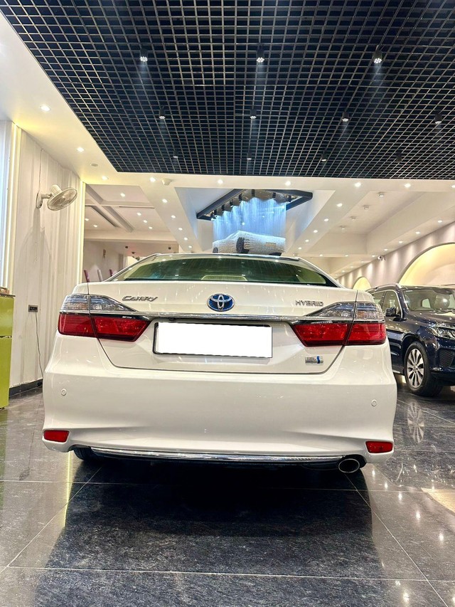 Toyota Camry Hybrid Second-hand 2016 Toyota Camry Hybrid for sale in New Delhi-1