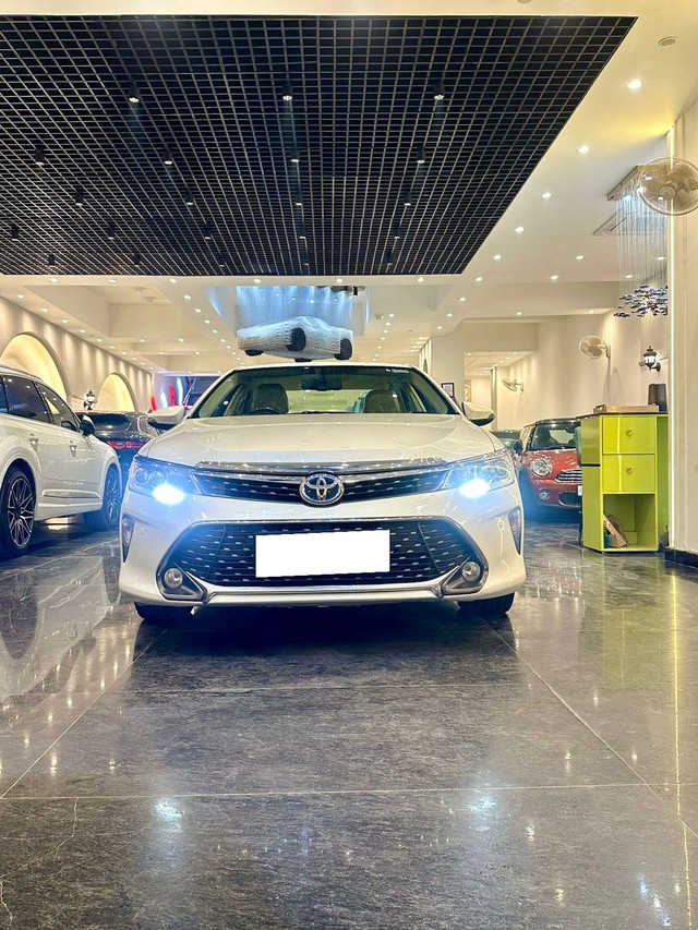 Toyota Camry Hybrid Second-hand 2016 Toyota Camry Hybrid for sale in New Delhi-4