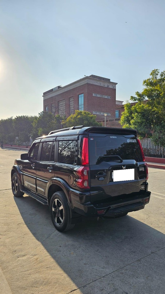 Second-hand 2023 Mahindra Scorpio S for sale in New Delhi-6